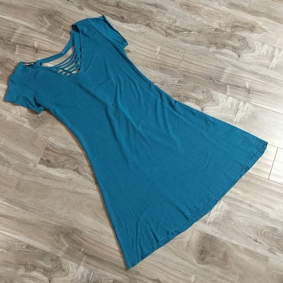 ❄️ 3/$25 HARMONY Teal Cut-Out Back Dress